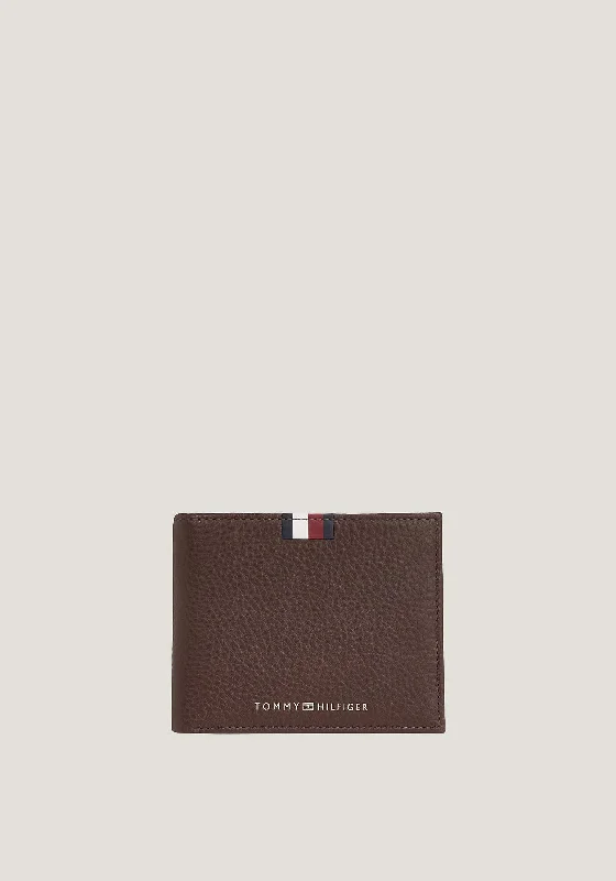 Tommy Hilfiger Men’s Signature Premium Leather Small Wallet, Coffee Bean